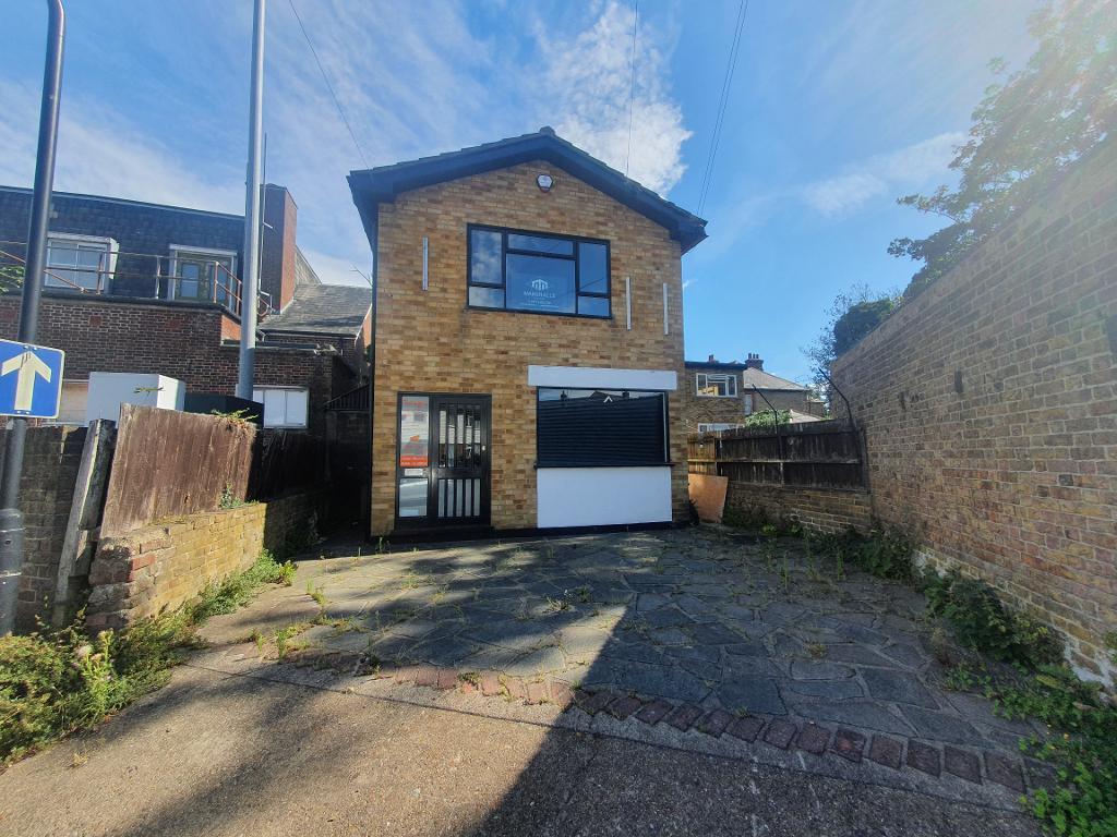 Industrial / Offices To Let in Weir Pond Road, Rochford, Essex, SS4 1AH