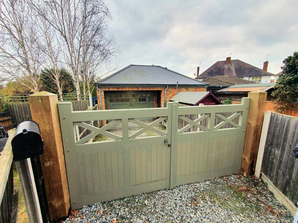Hadleigh Road, Leigh on Sea, Essex, SS9 2LR