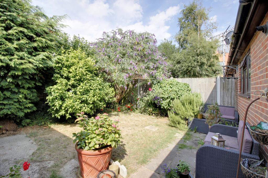 2 Bedroom Bungalow For Sale in Southchurch Avenue, Southend on Sea