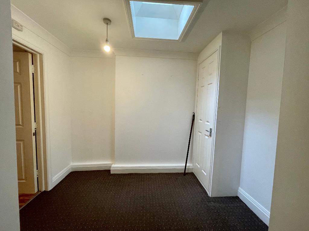 1 Bedroom Flat For Sale in Park Street, Westcliff on Sea, Essex, SS0