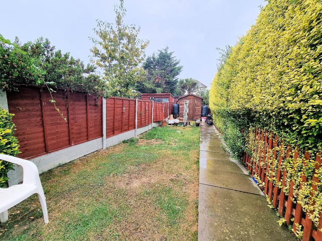 Houses For Sale Central Avenue Southend at James Rhoden blog