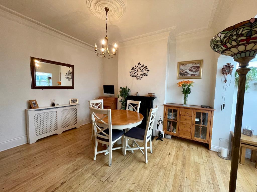 3 Bedroom Terraced For Sale in Wenham Drive, Westcliff on Sea, Essex