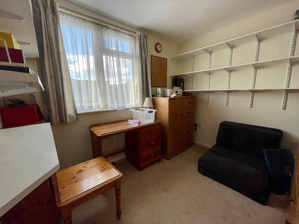 3 Bedroom SemiDetached To Let in Meadow Close, Thundersley, Essex, SS7