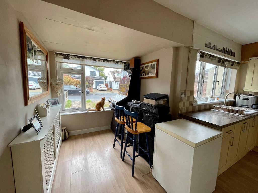 3 Bedroom SemiDetached For Sale in York Road, Ashingdon, Rochford