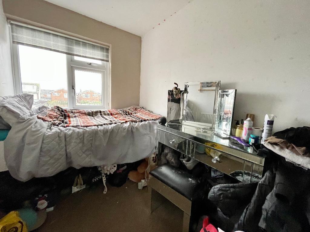 3 Bedroom SemiDetached For Sale in York Road, Ashingdon, Rochford