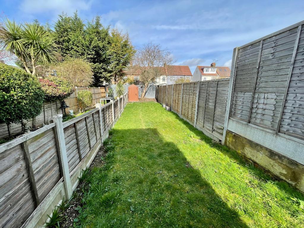 1 Bedroom Flat For Sale in South Avenue, Southend on Sea, Essex, SS2