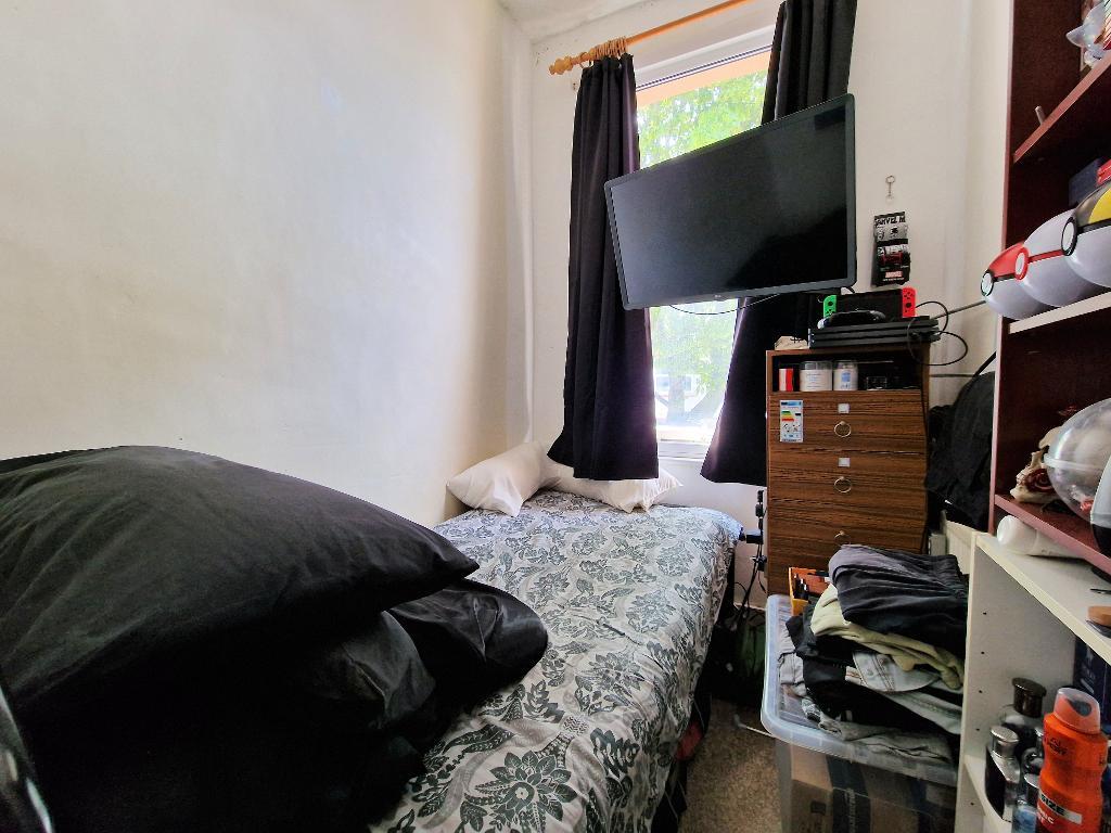 3 Bedroom Terraced For Sale in Westminster Drive, Westcliff on Sea