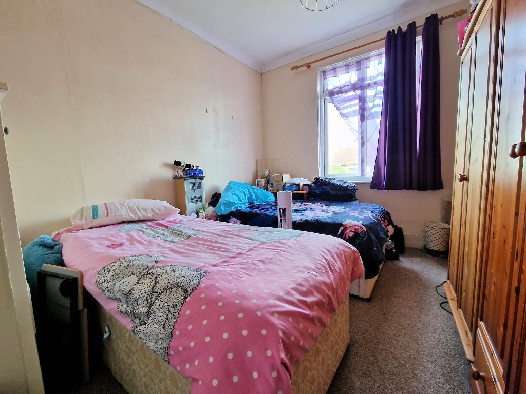 3 Bedroom Terraced For Sale in Westminster Drive, Westcliff on Sea