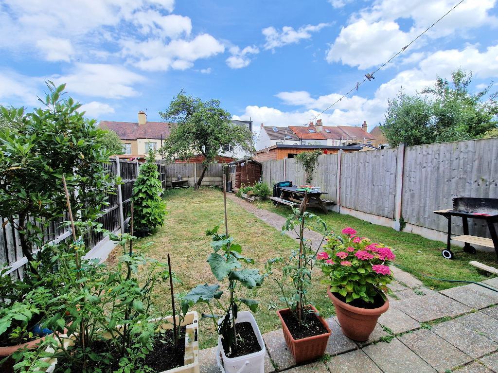 3 Bedroom Terraced For Sale in Westminster Drive, Westcliff on Sea