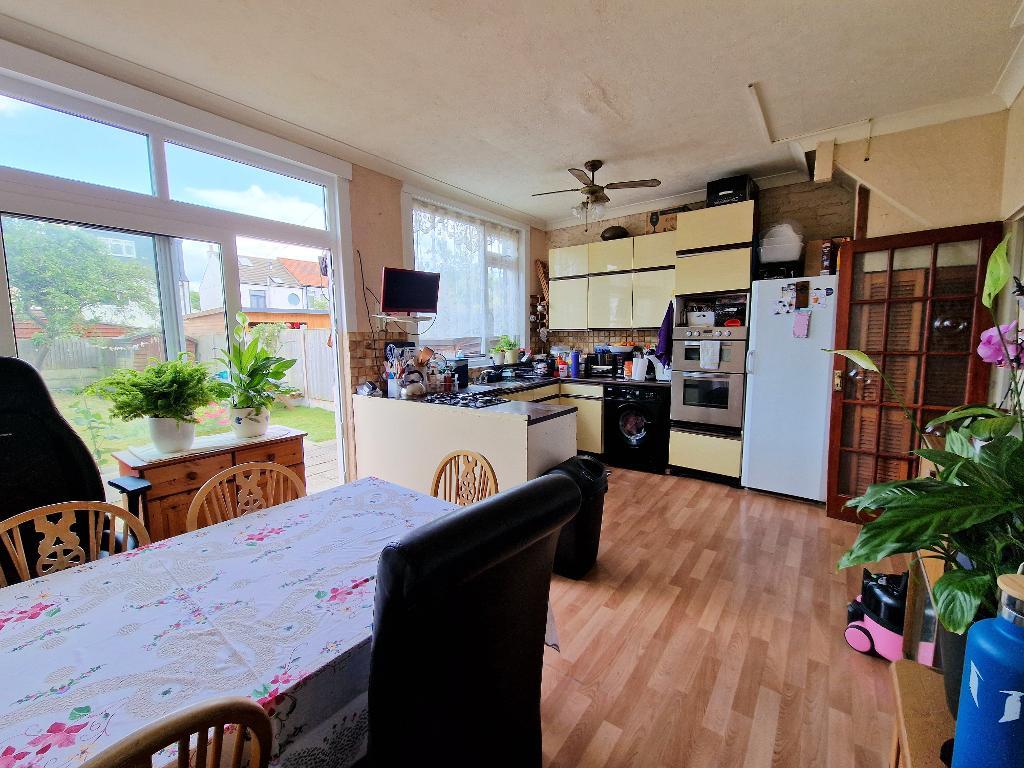 3 Bedroom Terraced For Sale in Westminster Drive, Westcliff on Sea