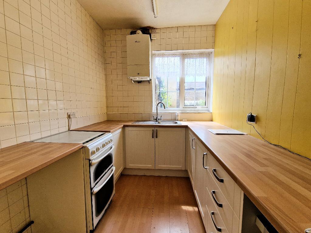 3 Bedroom Terraced For Sale in Glenmore Street, Southend on Sea, Essex