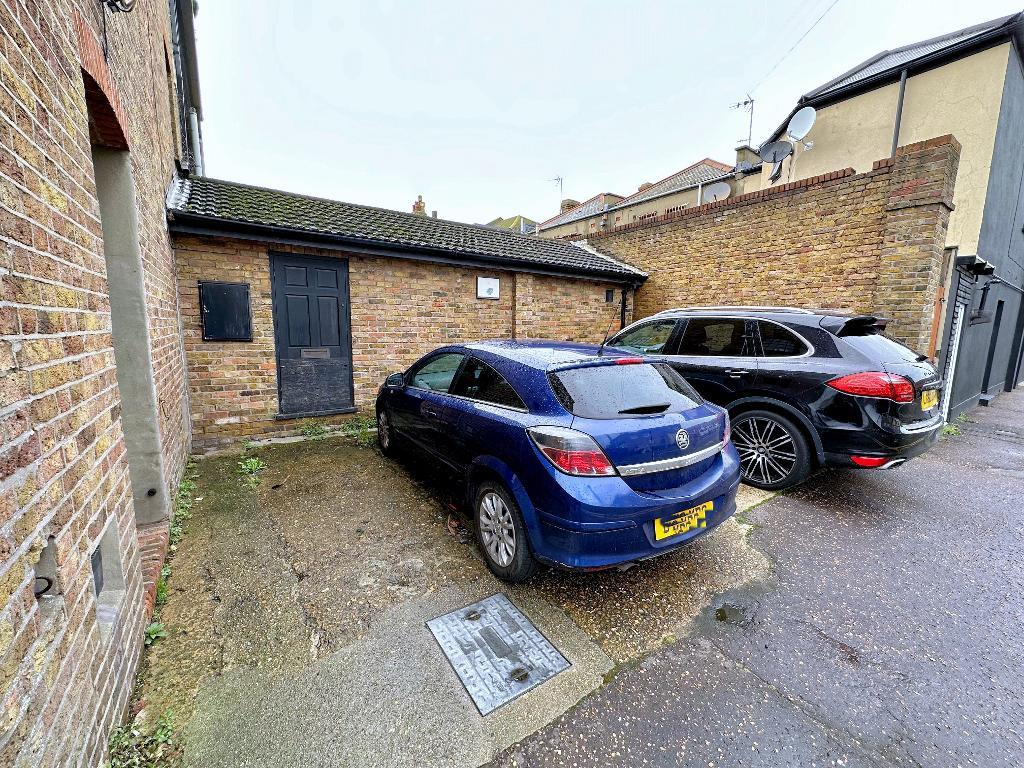 Commercial Property To Let in Park Street, Westcliff on Sea, Essex, SS0 7PD Chiddicks Homes