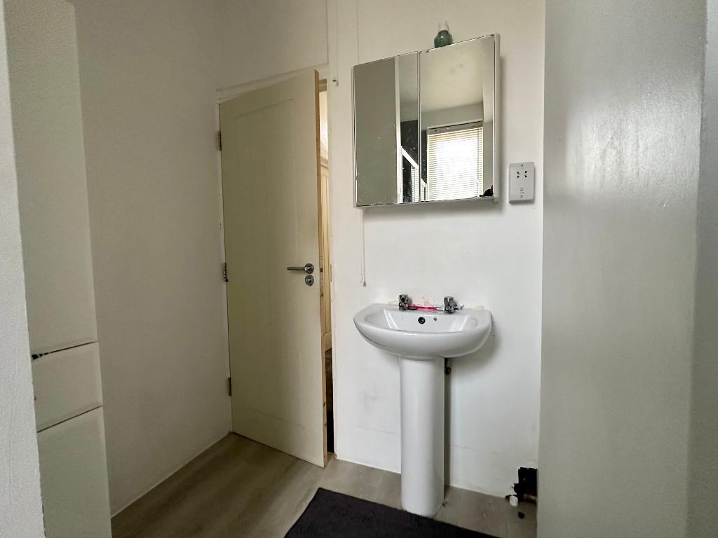 7 Bedroom Terraced For Sale in Old Southend Road, Southend on Sea