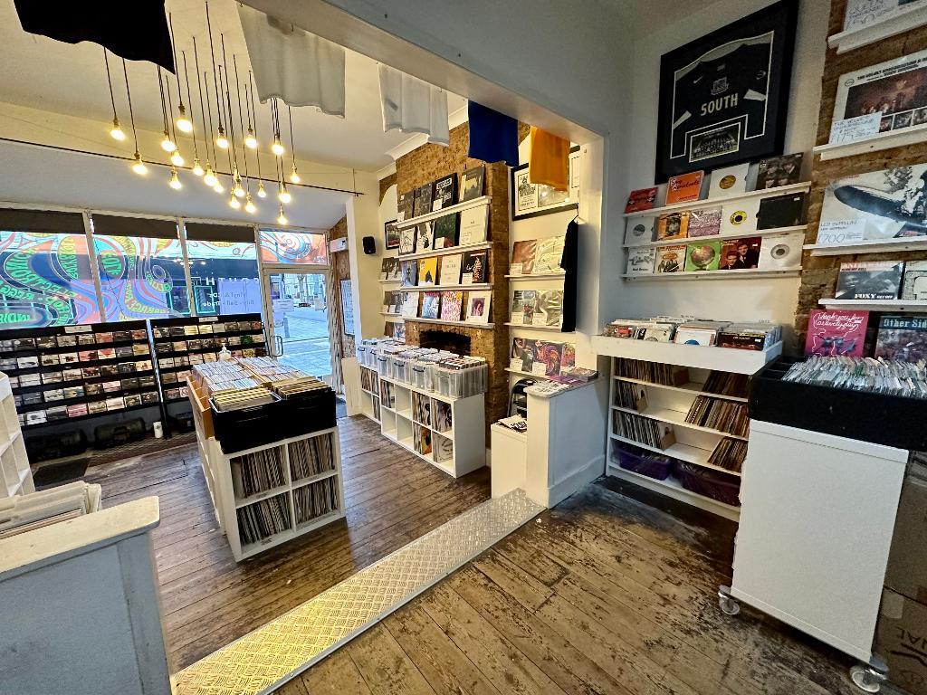 Lock up shop To Let in Queens Road, Southend on Sea, Essex, SS1 1LU