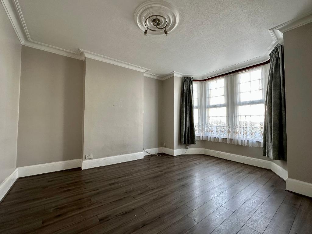 3 Bedroom End Terraced For Sale in Swanage Road, Southend on Sea, Essex