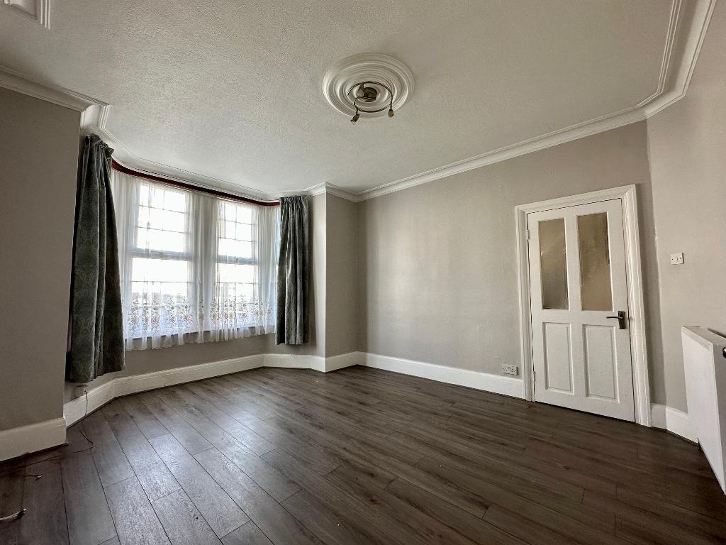 3 Bedroom End Terraced For Sale in Swanage Road, Southend on Sea, Essex