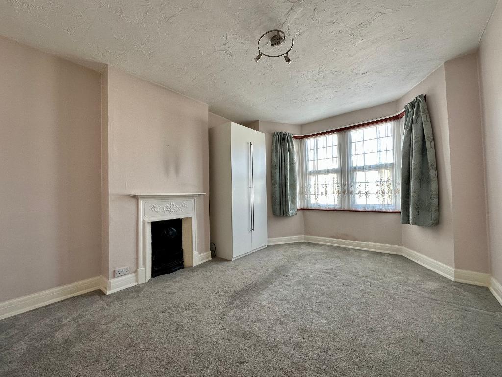 3 Bedroom End Terraced For Sale in Swanage Road, Southend on Sea, Essex