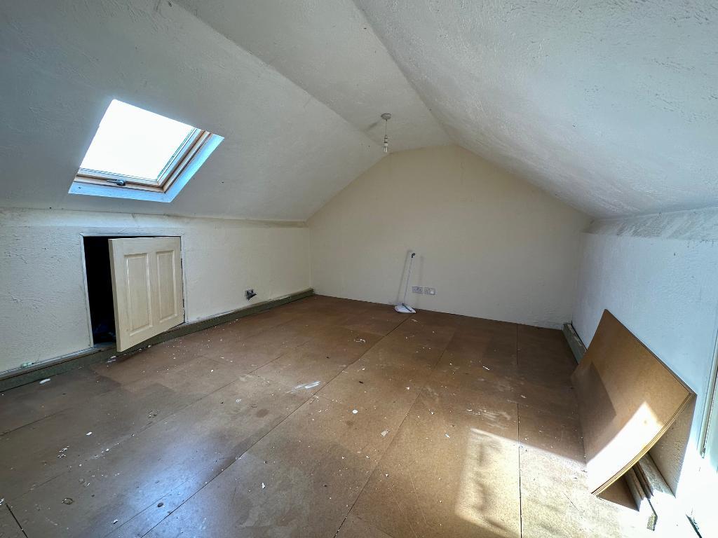 3 Bedroom End Terraced For Sale in Swanage Road, Southend on Sea, Essex