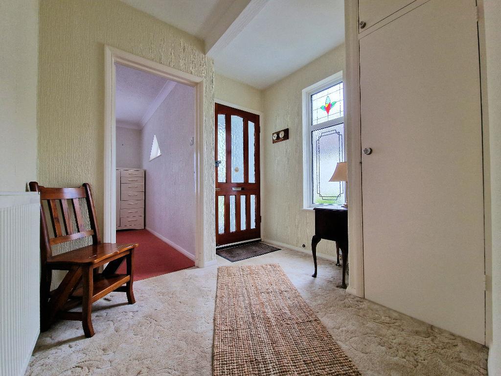 2 Bedroom SemiDetached For Sale in Ashurst Avenue, Southend on Sea