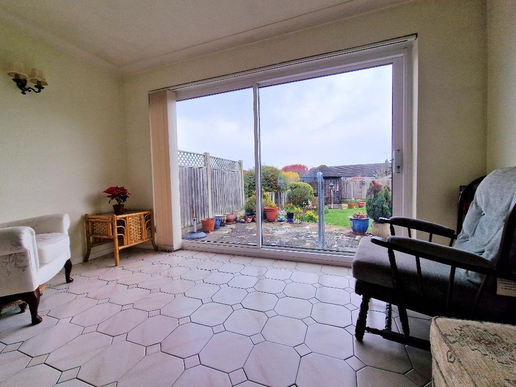 2 Bedroom SemiDetached For Sale in Ashurst Avenue, Southend on Sea