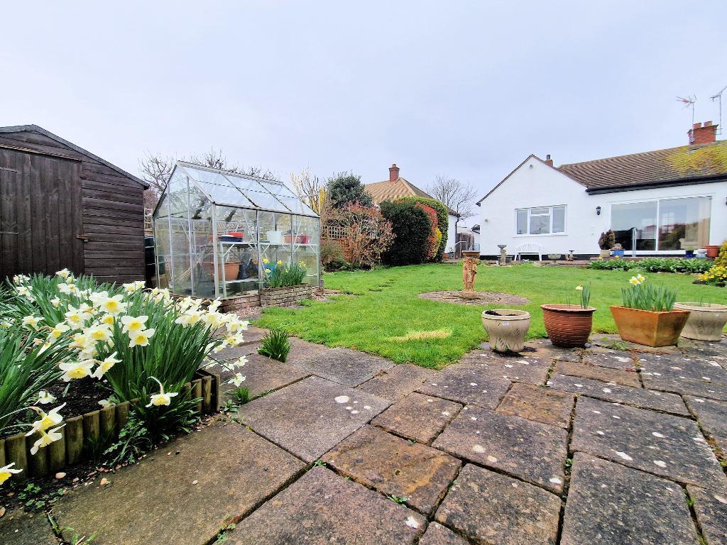 2 Bedroom SemiDetached For Sale in Ashurst Avenue, Southend on Sea