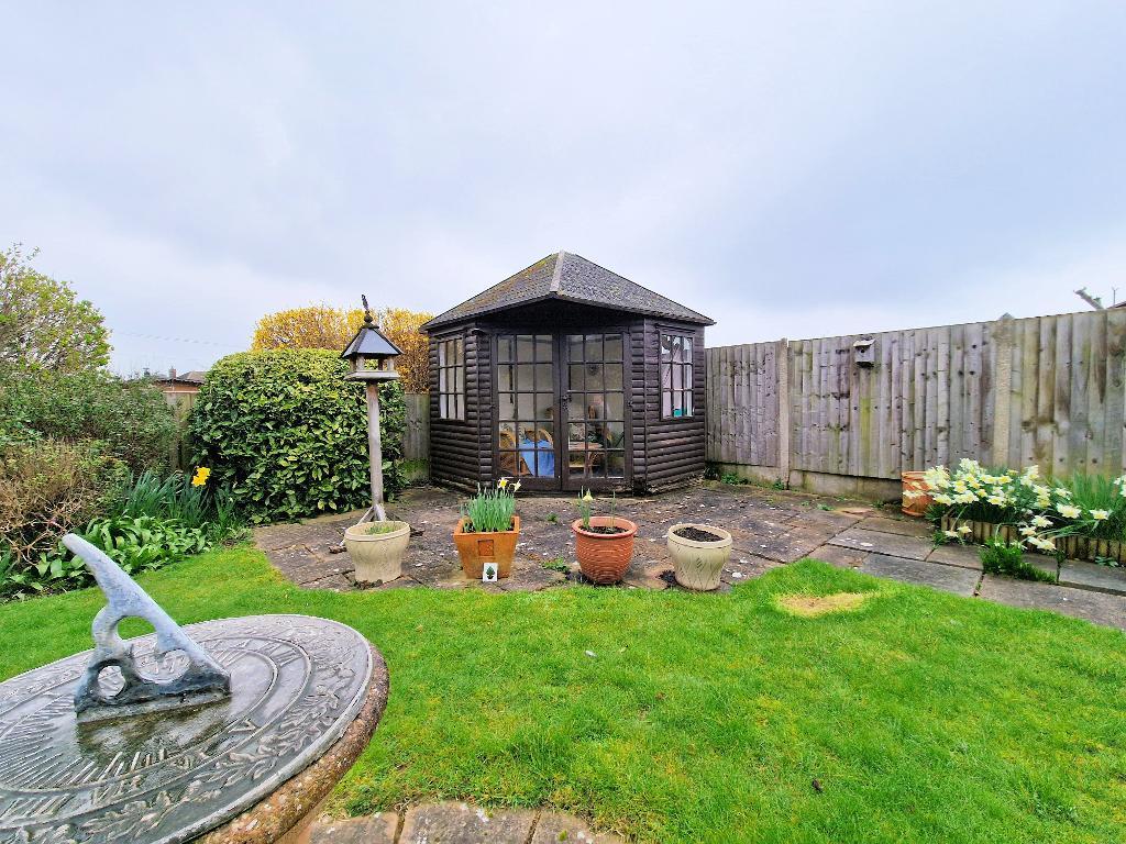 2 Bedroom SemiDetached For Sale in Ashurst Avenue, Southend on Sea