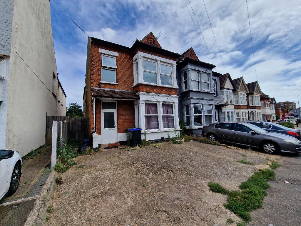 Bournemouth Park Road, Southend on Sea, Essex, SS2 5LN