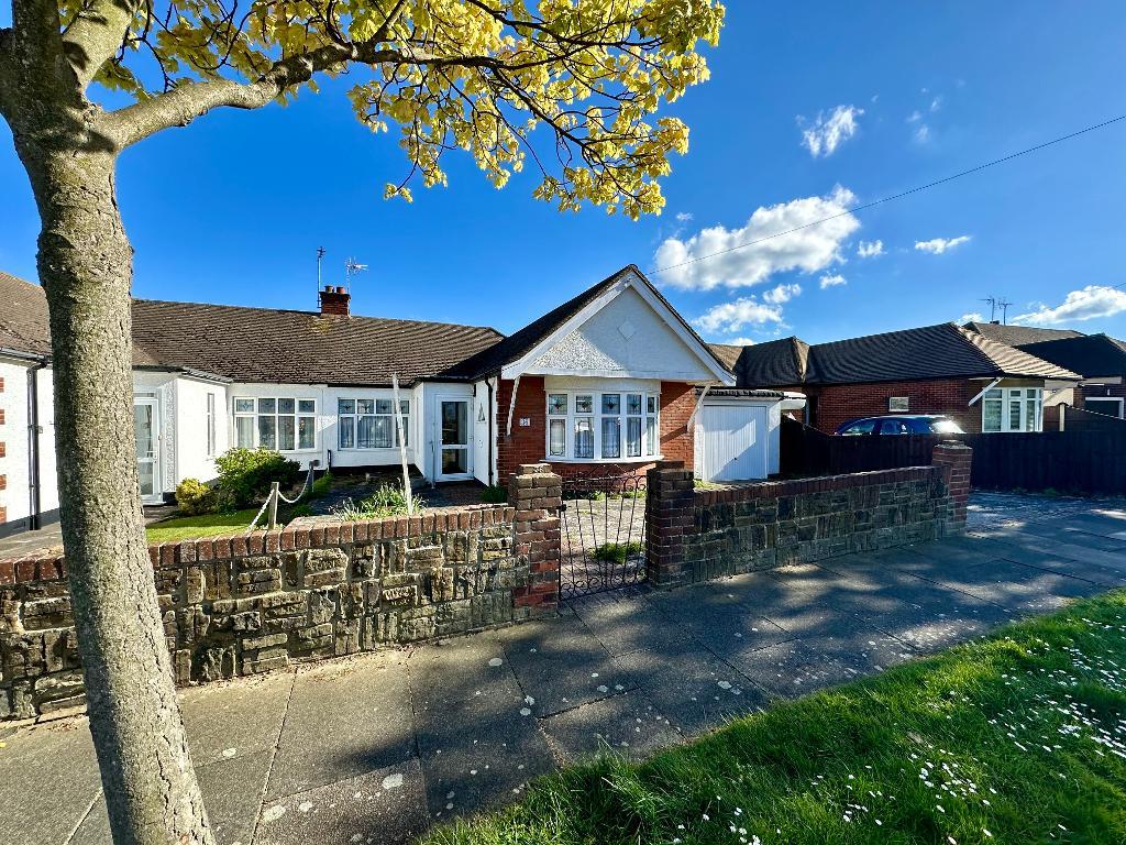 2 Bedroom SemiDetached For Sale in Ashurst Avenue, Southend on Sea