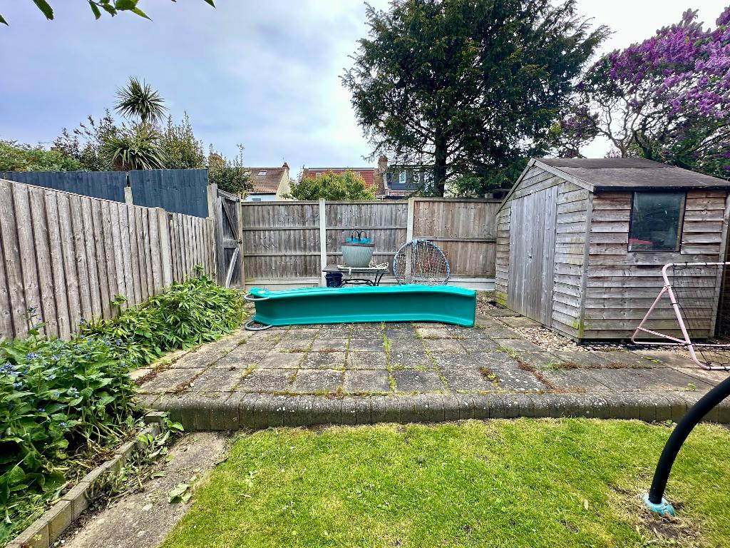 3 Bedroom Terraced For Sale in Victoria Road, Southend on Sea, Essex