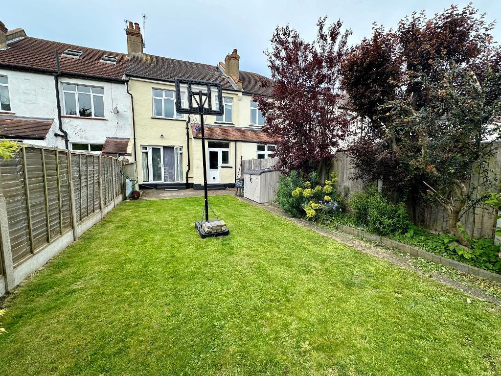 3 Bedroom Terraced For Sale in Victoria Road, Southend on Sea, Essex