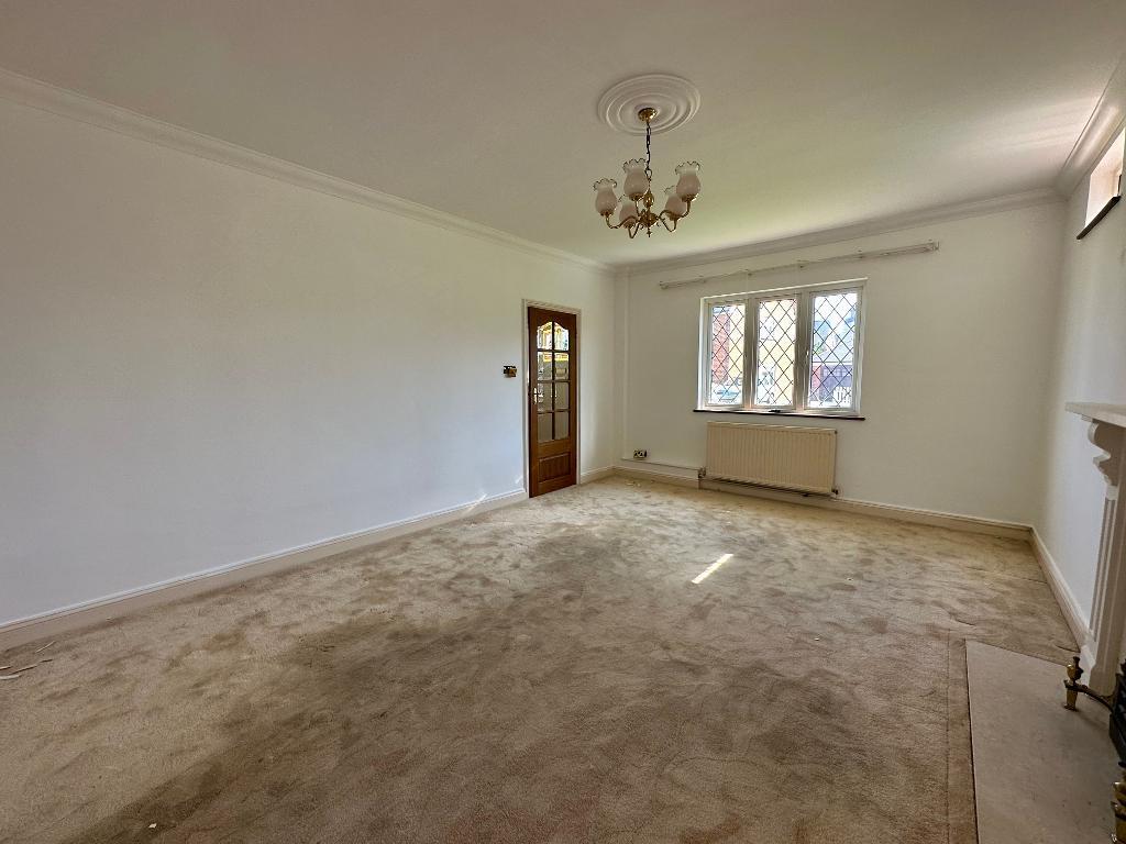 Detached For Sale in Thorpe Road, Hockley, Essex, SS5 4EP Chiddicks Homes