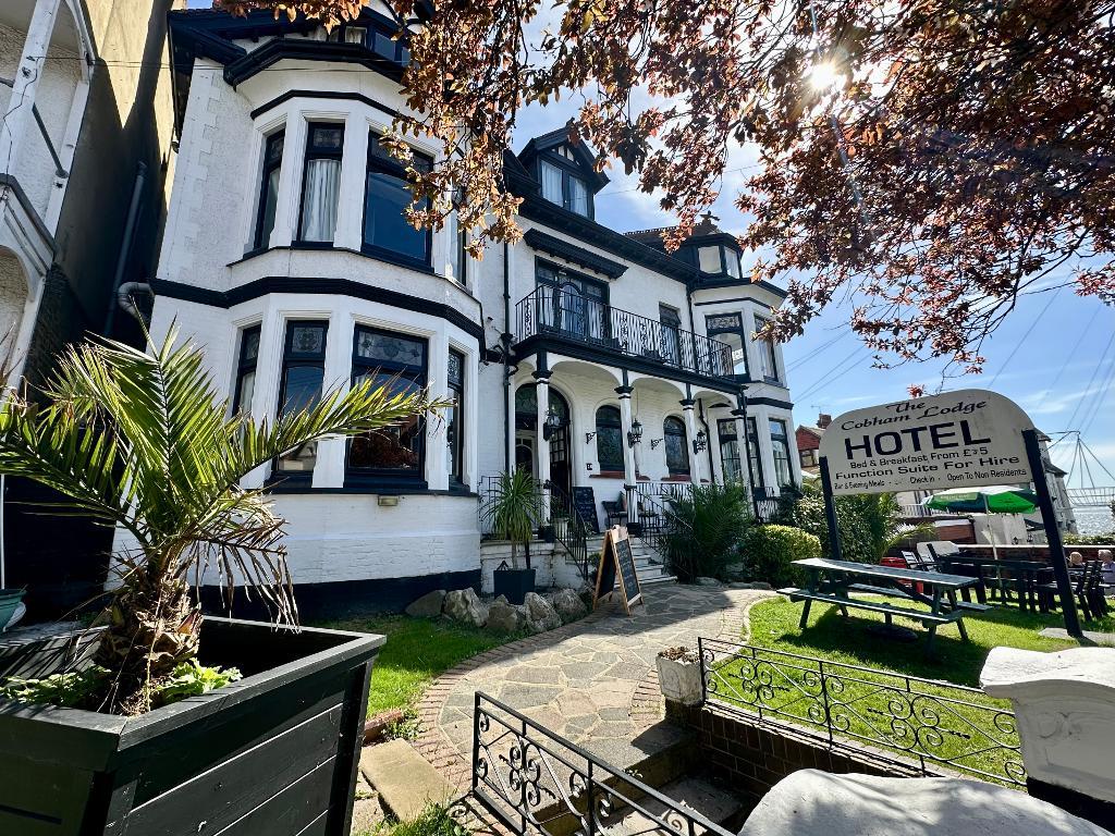 Cobham Road, Westcliff on Sea, Essex, SS0 8EA