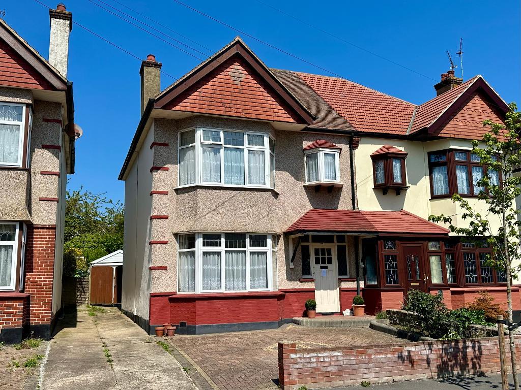 Ambleside Drive, Southend-on-Sea, Essex, SS1 2UW