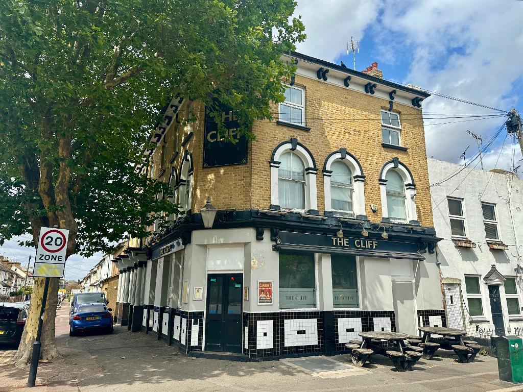 Park Street, Westcliff on Sea, Essex, SS0 7PA