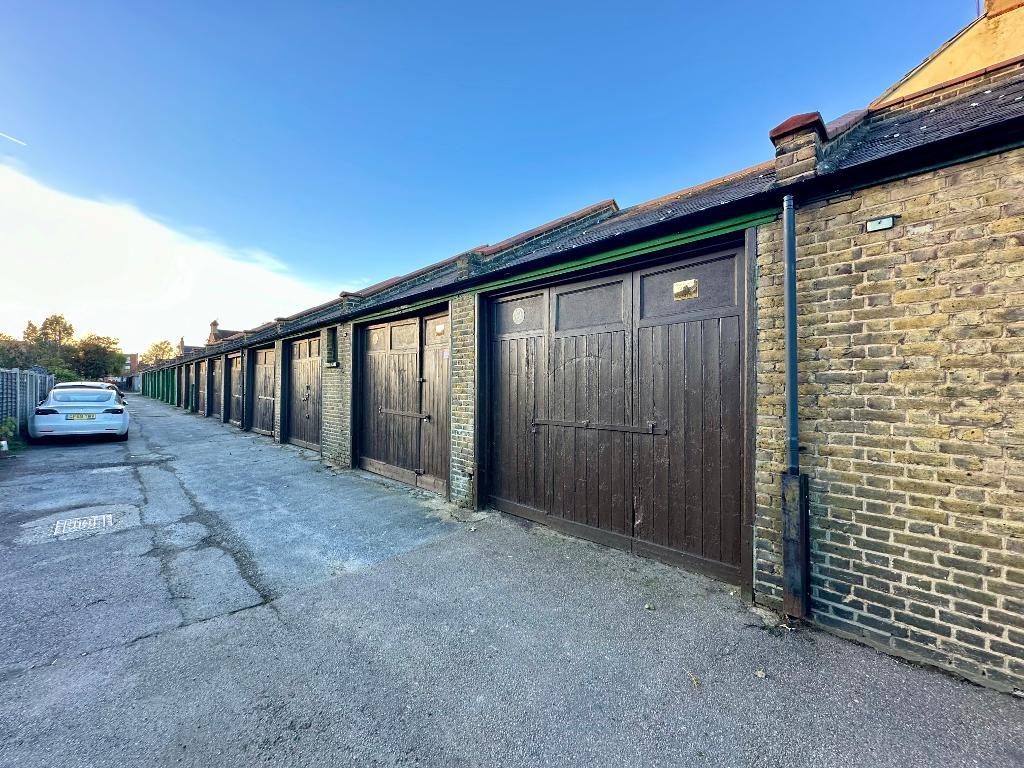 Ilfracombe Road, Southend on Sea, Essex, SS2 4PB