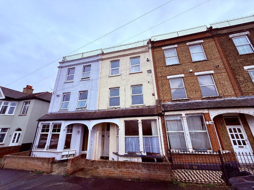 Camper Road, Southend on Sea, Essex, SS1 2YR