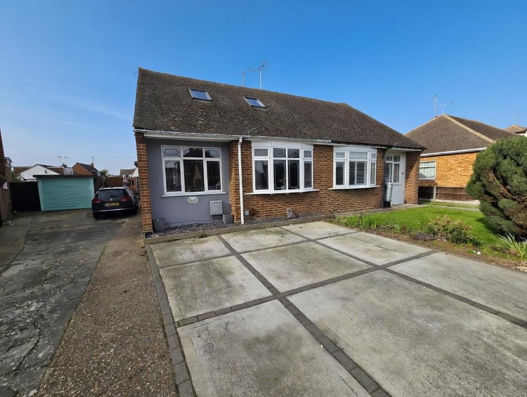 Mansted Gardens, Rochford, Essex, SS4 3DE