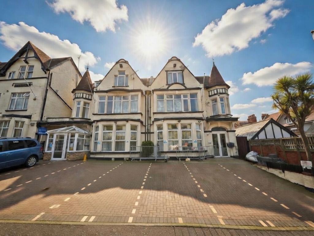 Grosvenor Road, Westcliff on Sea, Essex, SS0 8EN
