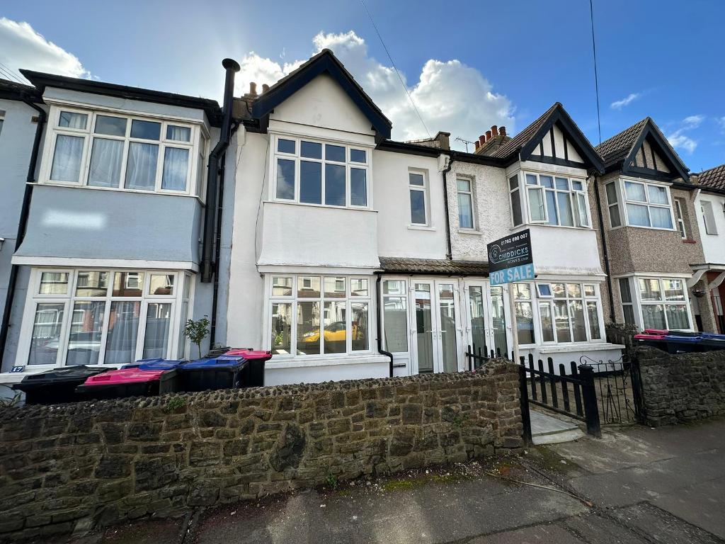 Waterloo Road, Shoeburyness, Essex, SS3 9EQ