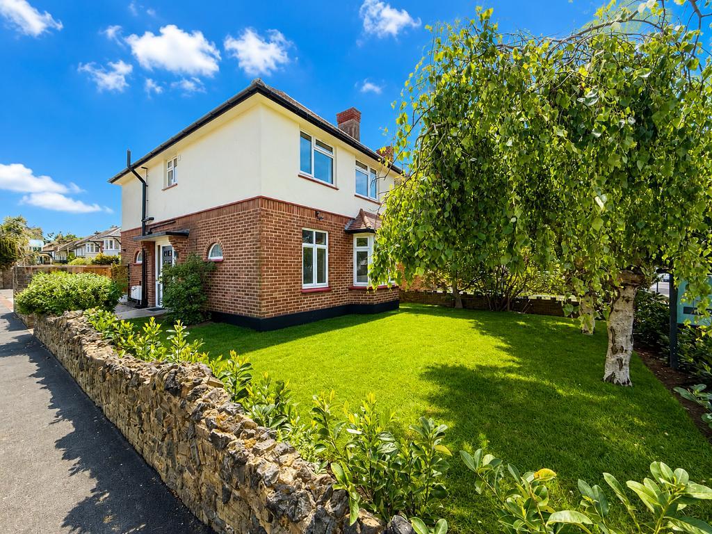 Woodgrange Drive, Thorpe Bay, Essex, SS1 3DR