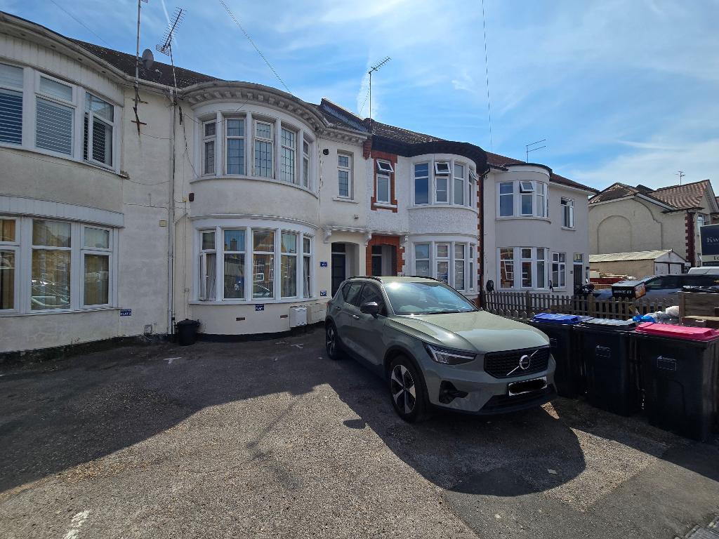 162 Bournemouth Park Road, Southend on Sea, Essex, SS2 5LT
